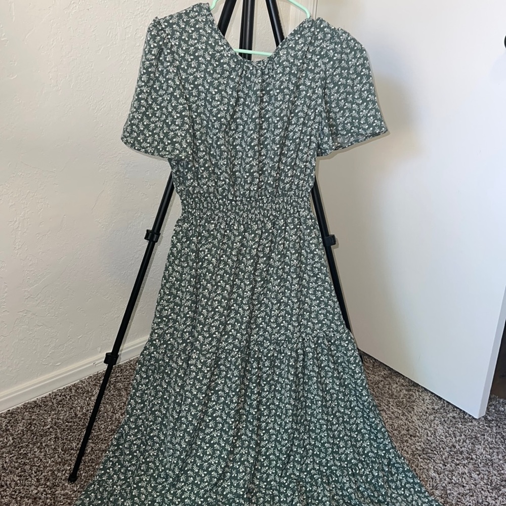 Green floral maxi